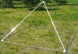 PYRAMIDA 247cm